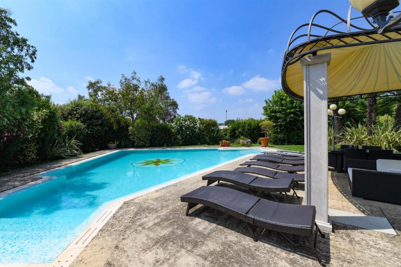 Private Luxury Villa With Pool Moniga del Garda Exterior photo